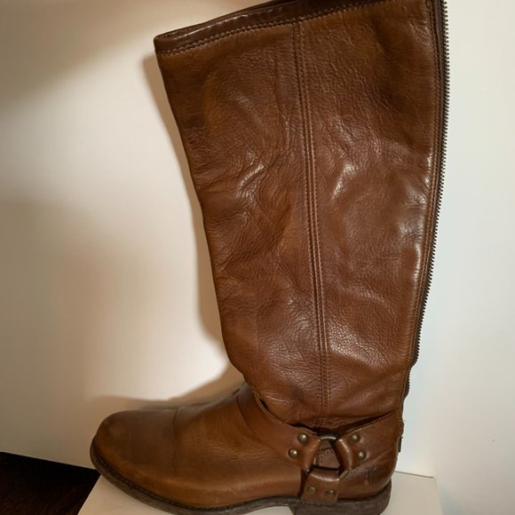 Classic Frye leather boots - great color, perfect for Fall! - Picture 2 of 7